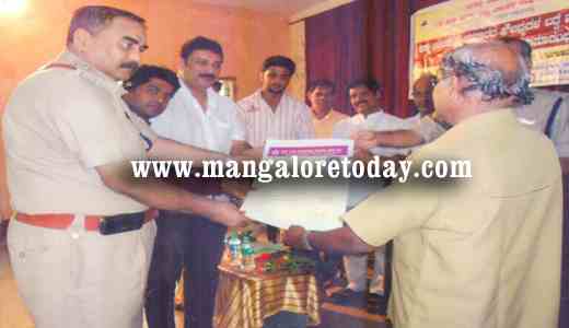 ID cards distributing  1